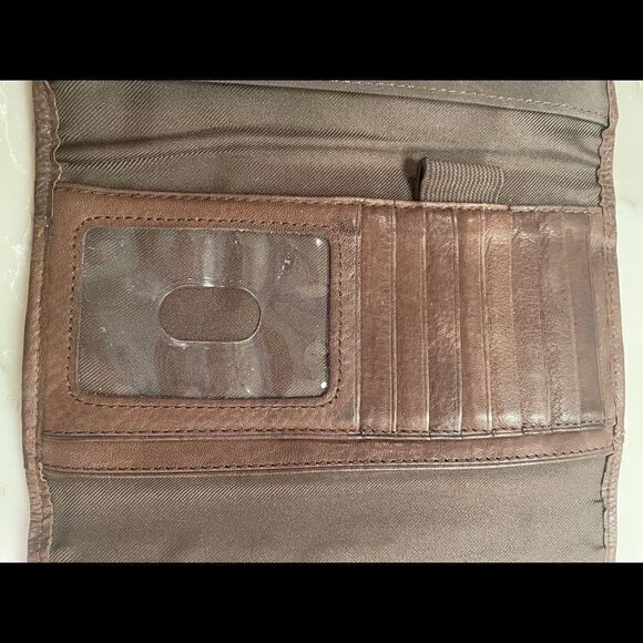 Fossil Genuine Leather Wallet - Picture 6 of 9
